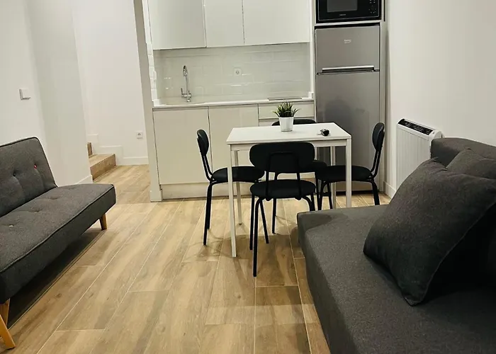 Bernabeu/ C.Universitaria Apartments