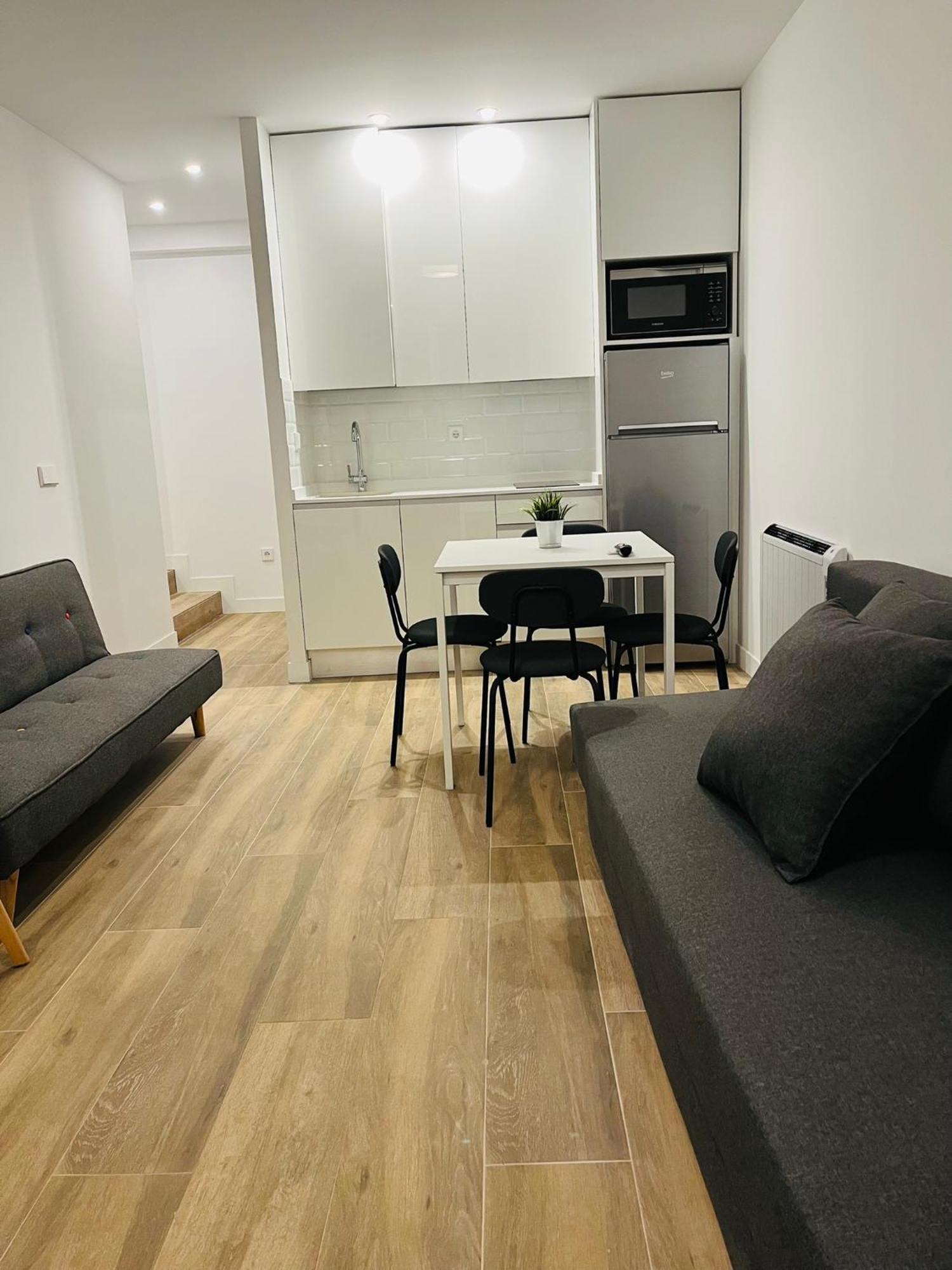 Bernabeu/ C.universitaria Apartament